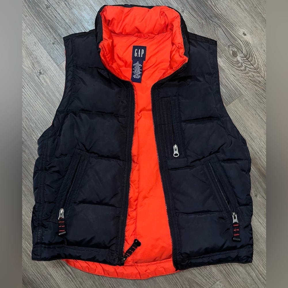 Gap Boy’s Size Medium Down Filled Black/Red Vest
